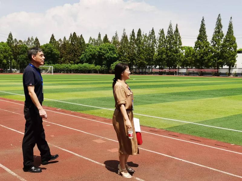 操场.jpg 操场.jpg